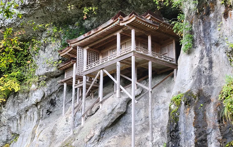 三徳山三佛寺投入堂