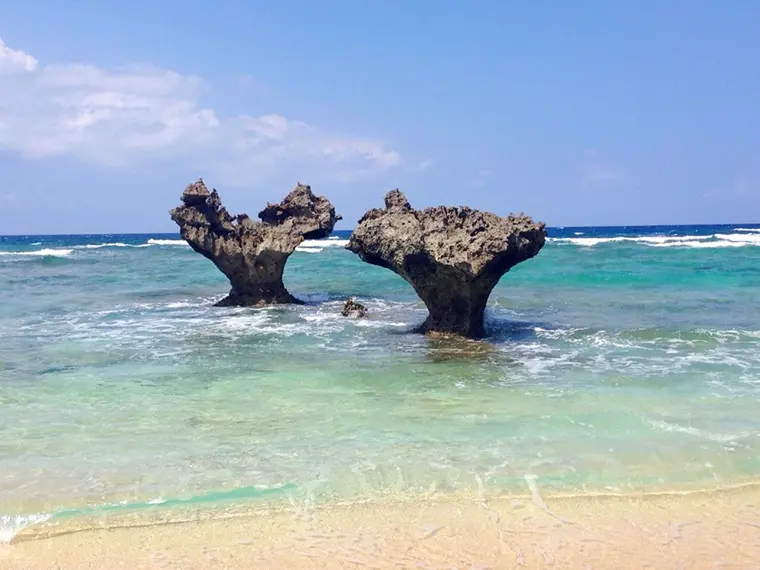 古宇利島ハートロック(古宇利大橋)