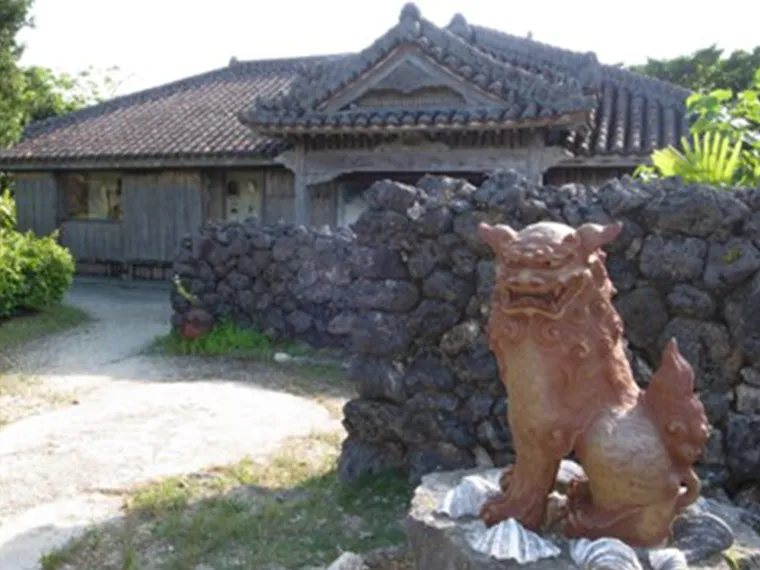 石垣やいま村