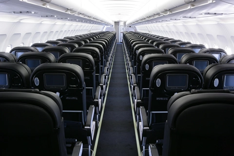 機内